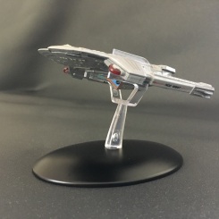 uss-yeager-ncc61947-saber-class-lateral-gauche